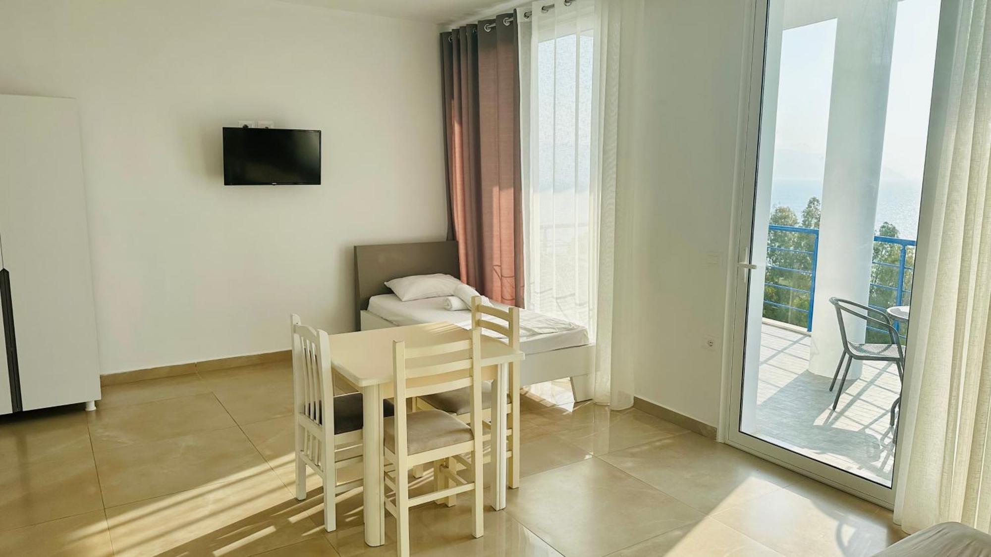 Jico Travel - Villa Colombo Vlorë Quarto foto