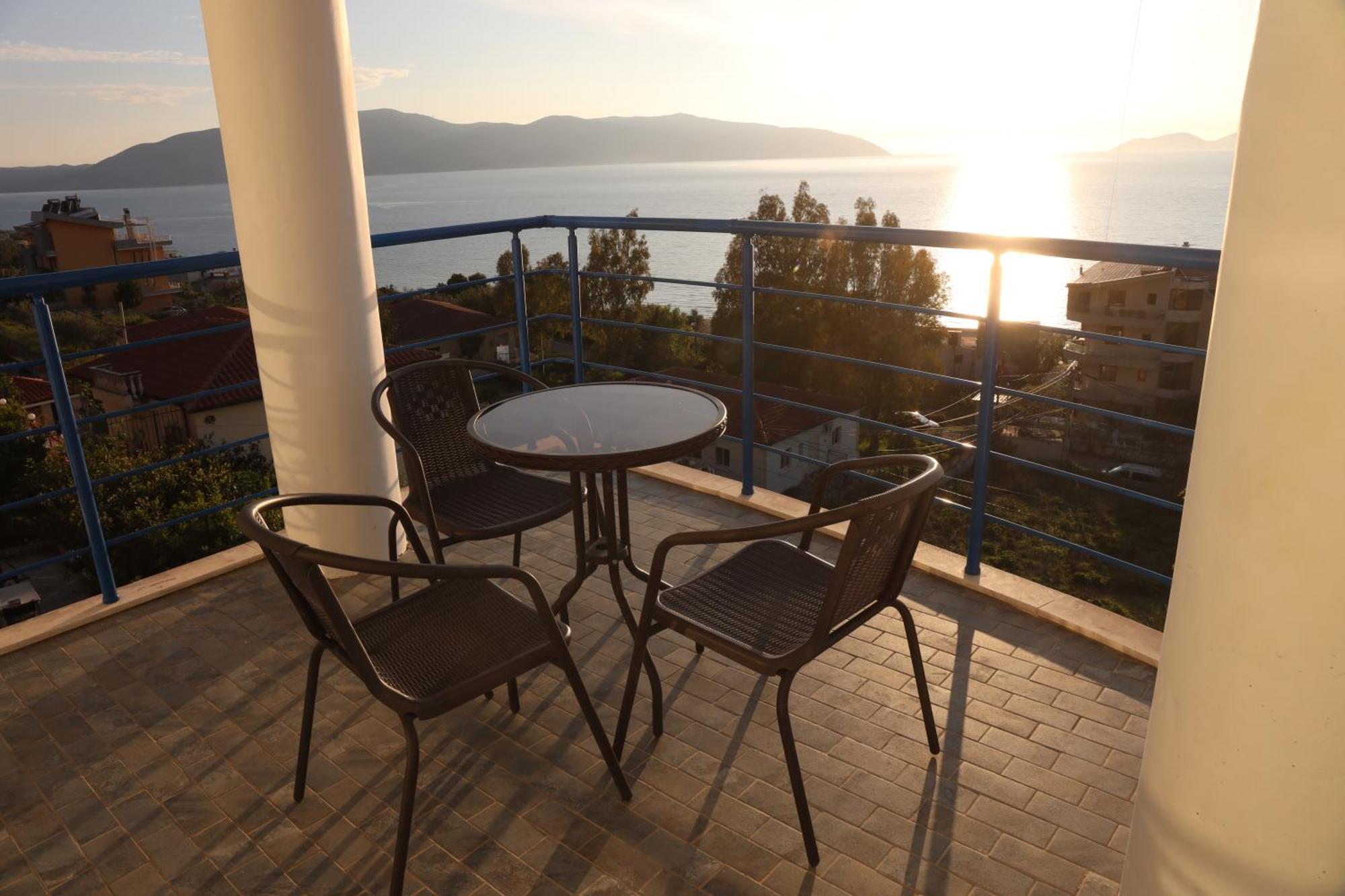 Jico Travel - Villa Colombo Vlorë Quarto foto