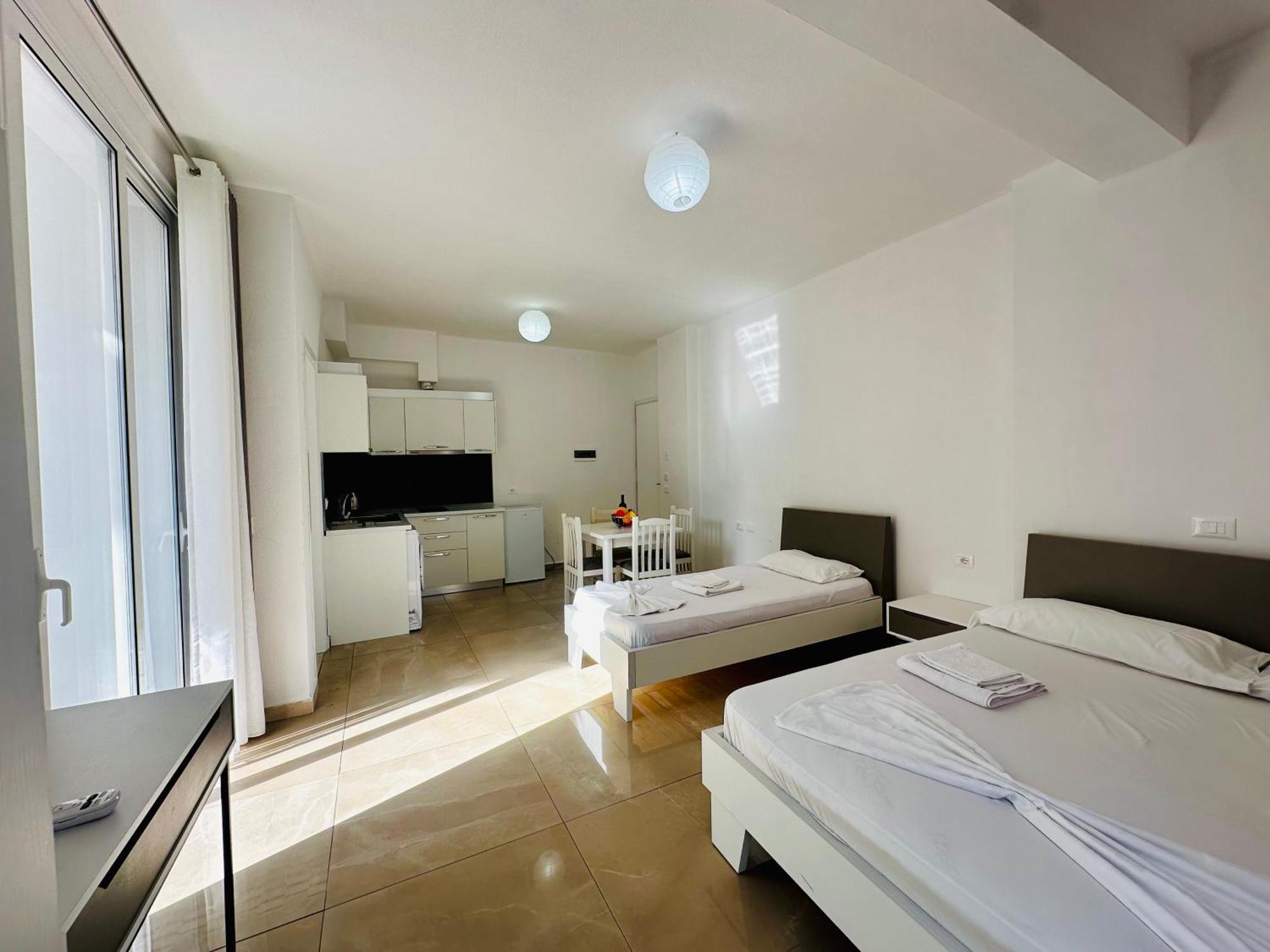 Jico Travel - Villa Colombo Vlorë Quarto foto