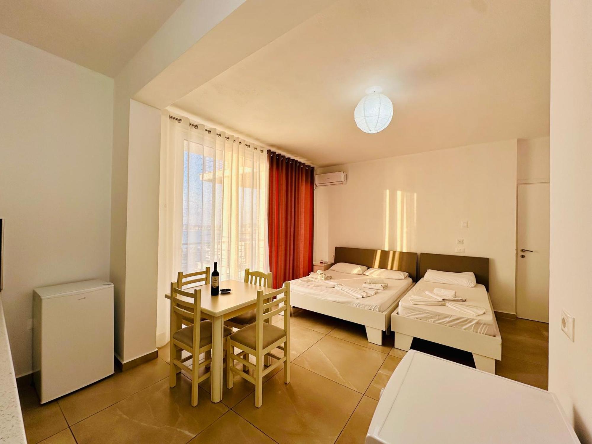 Jico Travel - Villa Colombo Vlorë Quarto foto