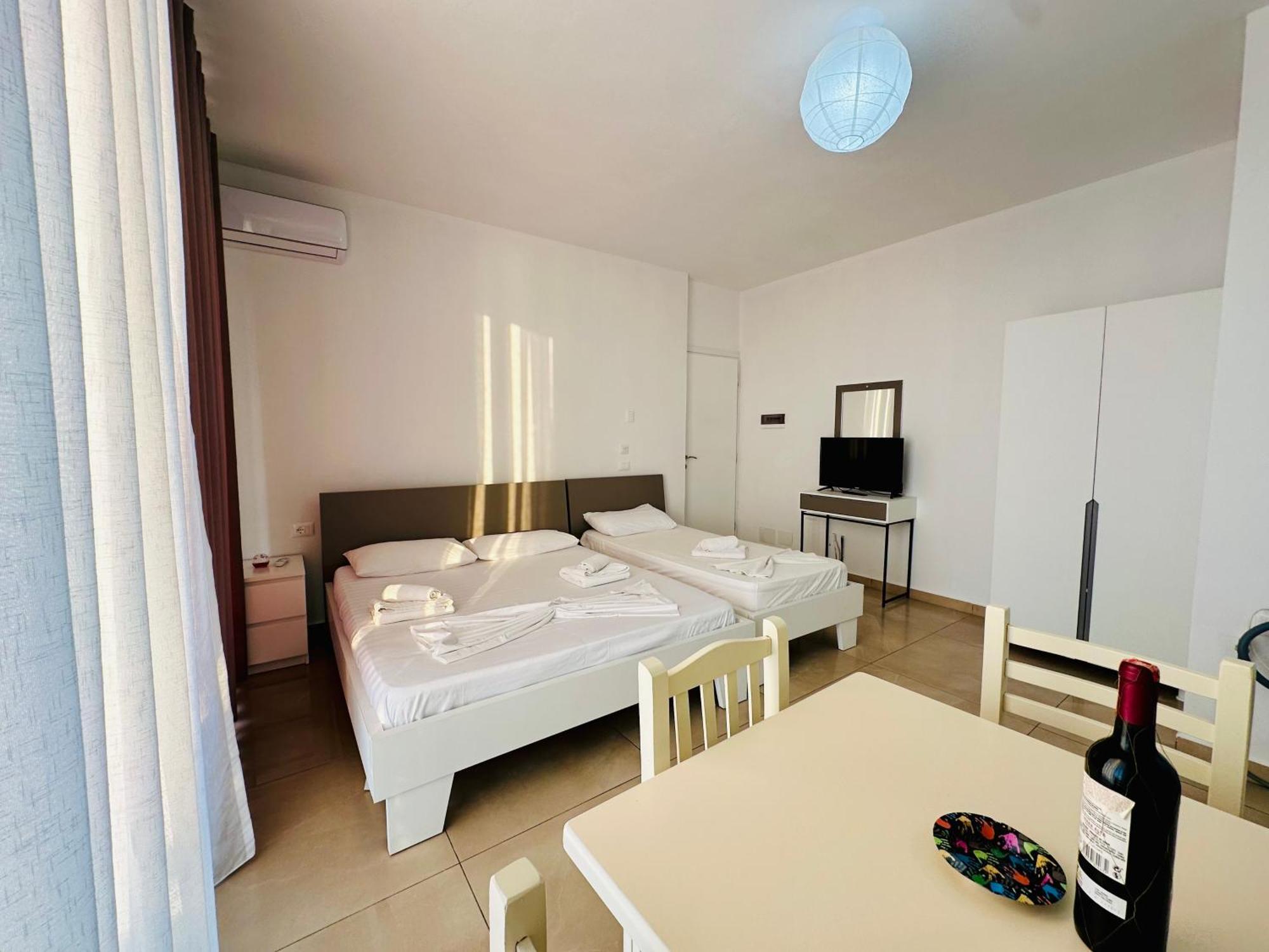 Jico Travel - Villa Colombo Vlorë Quarto foto