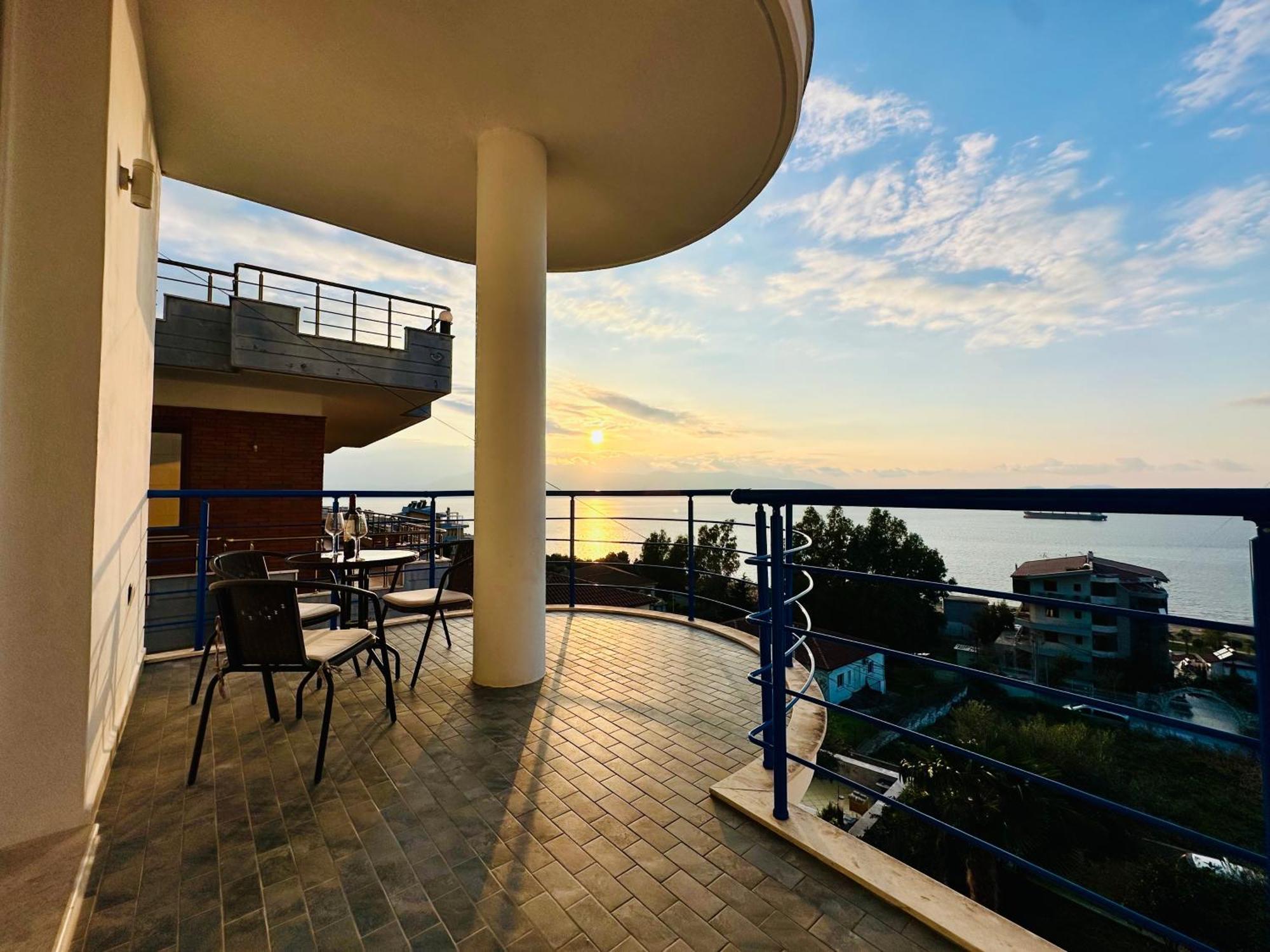 Jico Travel - Villa Colombo Vlorë Quarto foto